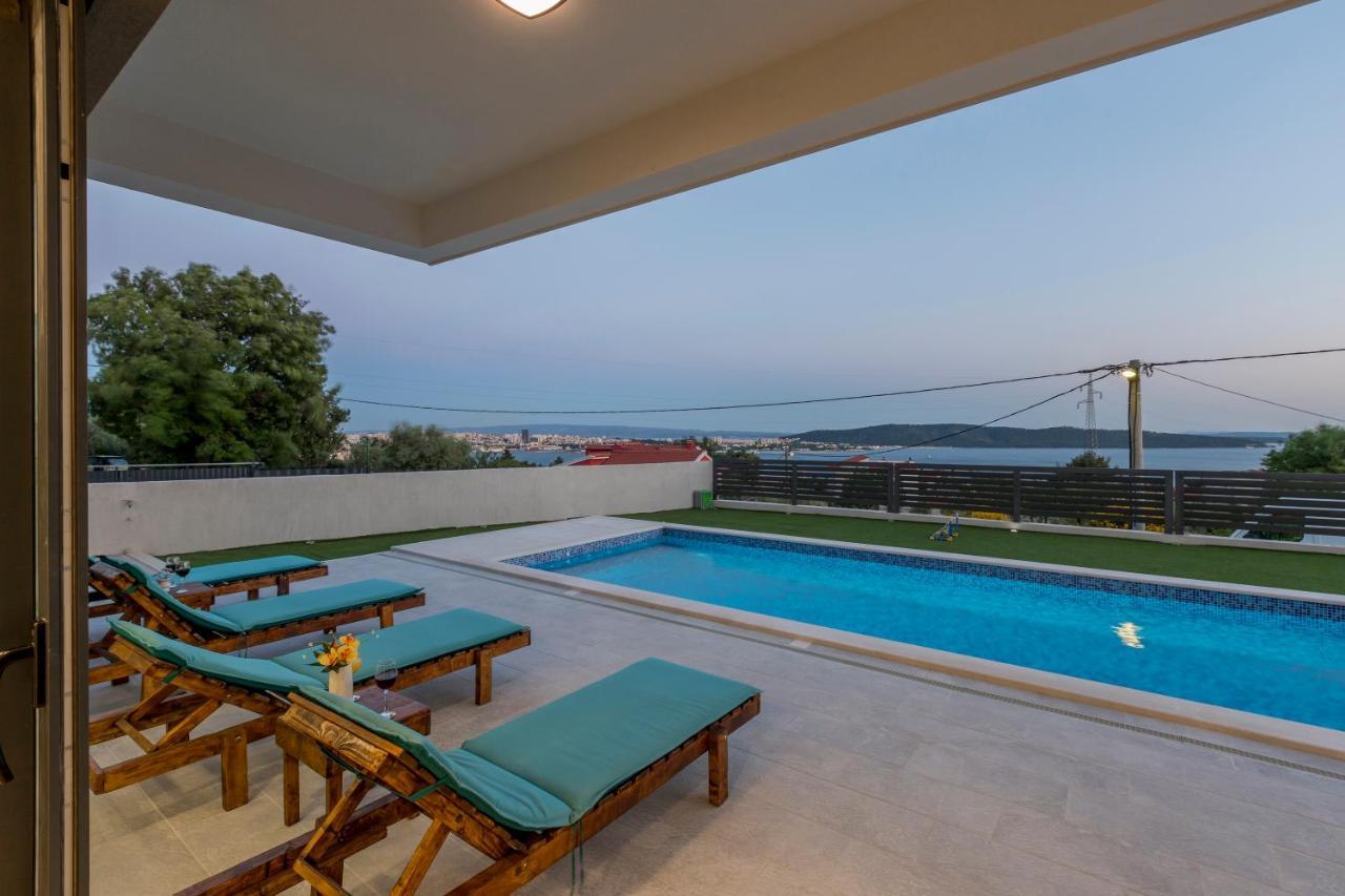 Kaštela Luxury Villa La Nonna Ana - Heated Pool, Sea View, Near Split מראה חיצוני תמונה